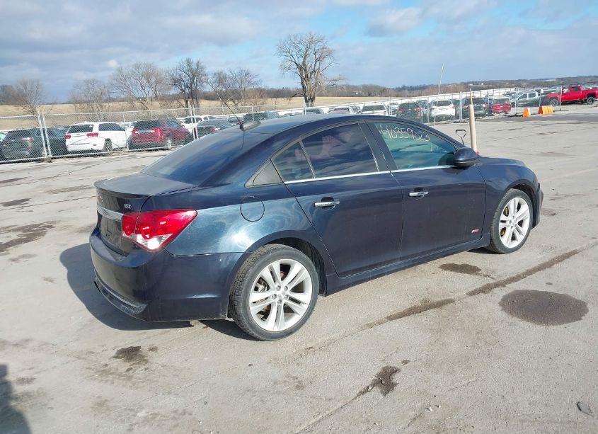 Photo 4 of 2015 Chevrolet Cruze LTZ (VIN 1G1PG5SB3F7155463)