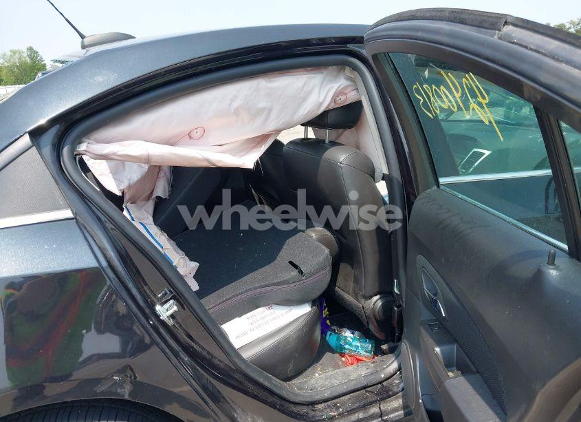 Photo 8 of 2015 Chevrolet Cruze LTZ (VIN 1G1PG5SB3F7265817)