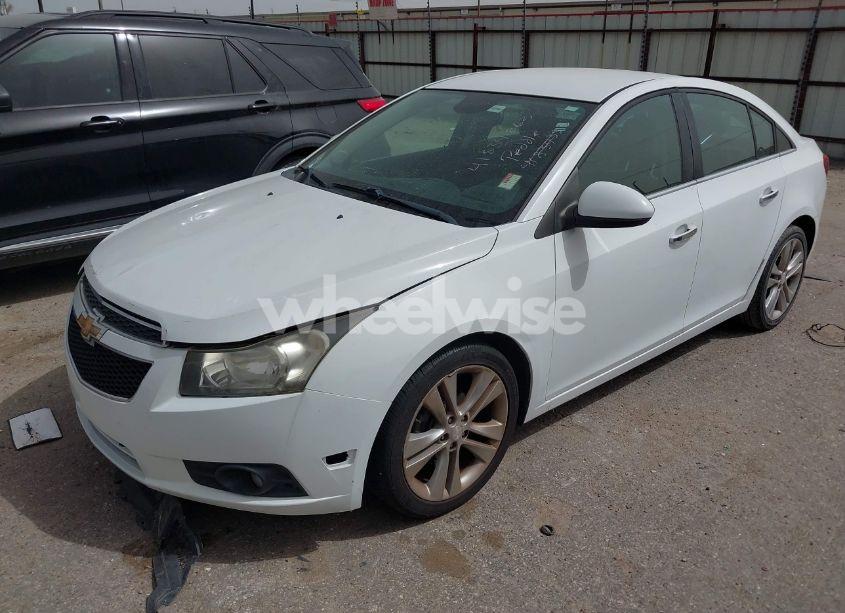 Photo 2 of 2013 Chevrolet Cruze LTZ (VIN 1G1PG5SB4D7225887)