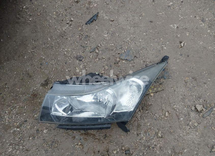 Photo 12 of 2015 Chevrolet Cruze LTZ (VIN 1G1PG5SB4F7232843)