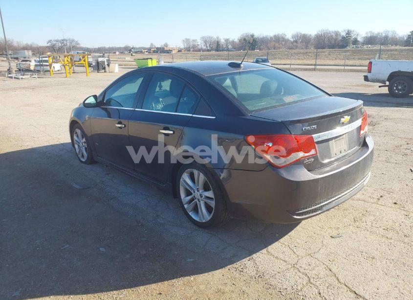 Photo 3 of 2015 Chevrolet Cruze LTZ (VIN 1G1PG5SB6F7186321)