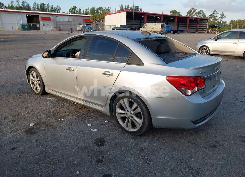 Photo 3 of 2015 Chevrolet Cruze LTZ (VIN 1G1PG5SB6F7211766)