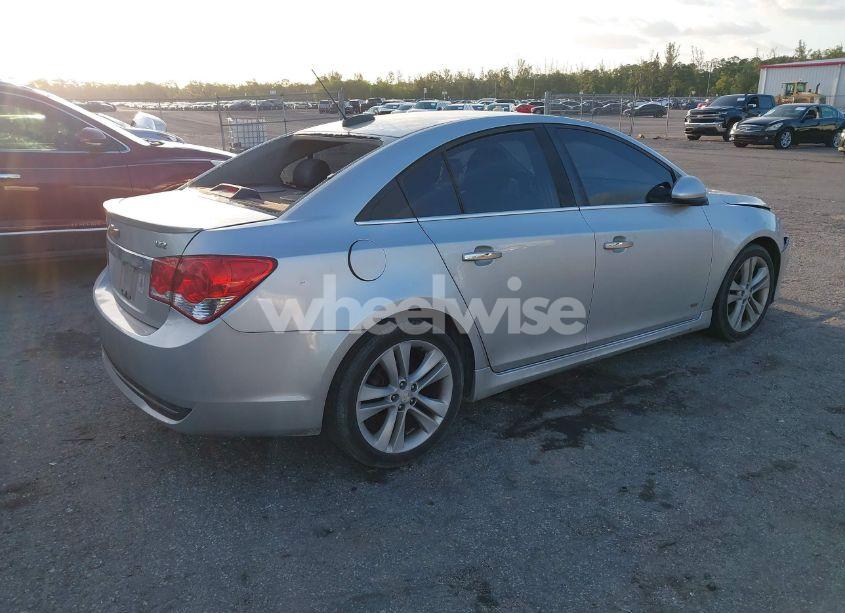 Photo 4 of 2015 Chevrolet Cruze LTZ (VIN 1G1PG5SB6F7211766)