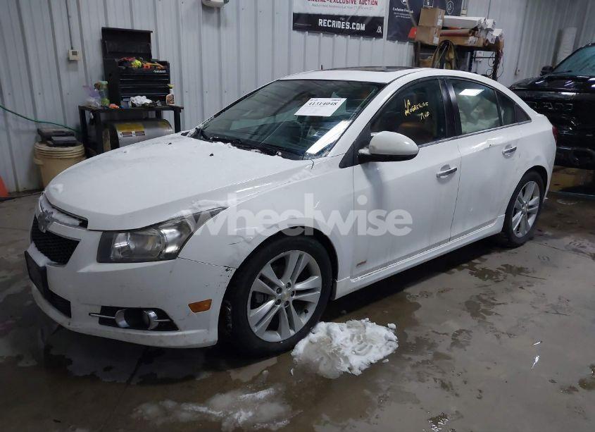 Photo 2 of 2014 Chevrolet Cruze LTZ (VIN 1G1PG5SB7E7147168)