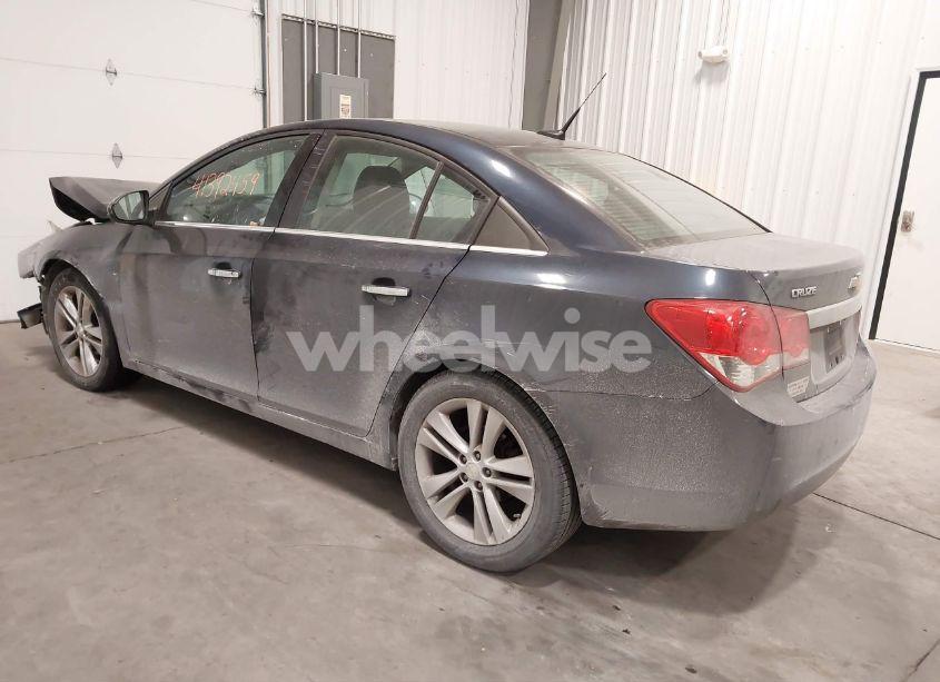 Photo 3 of 2014 Chevrolet Cruze LTZ (VIN 1G1PG5SB7E7148398)