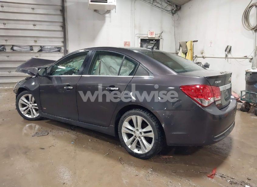 Photo 3 of 2014 Chevrolet Cruze LTZ (VIN 1G1PG5SB7E7414180)
