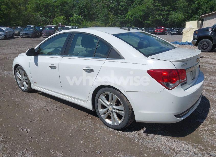 Photo 3 of 2015 Chevrolet Cruze LTZ (VIN 1G1PG5SB7F7227670)