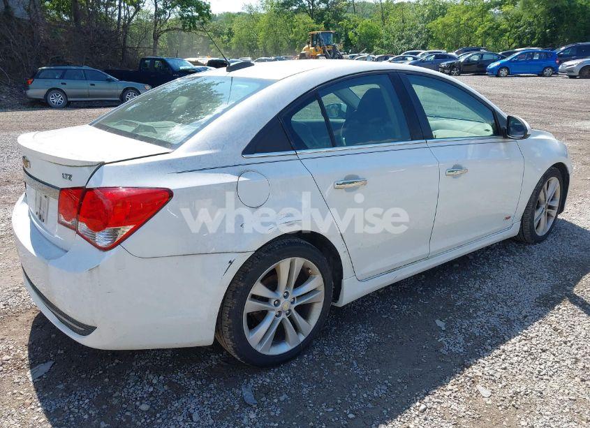 Photo 4 of 2015 Chevrolet Cruze LTZ (VIN 1G1PG5SB7F7227670)