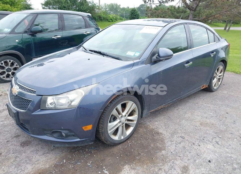 Photo 2 of 2013 Chevrolet Cruze LTZ (VIN 1G1PG5SB9D7106443)