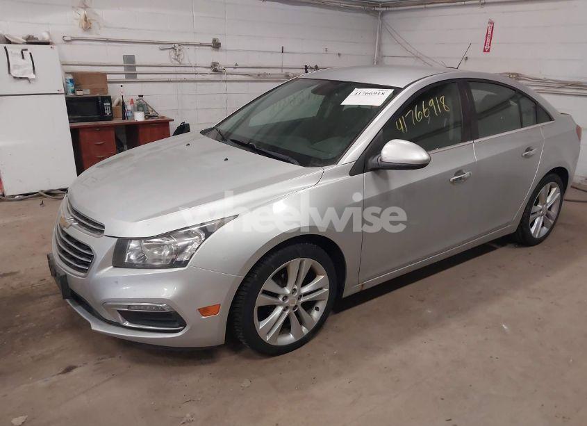 Photo 2 of 2015 Chevrolet Cruze LTZ (VIN 1G1PG5SB9F7149912)