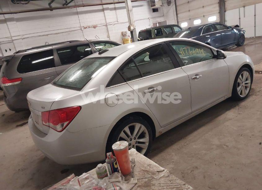 Photo 4 of 2015 Chevrolet Cruze LTZ (VIN 1G1PG5SB9F7149912)