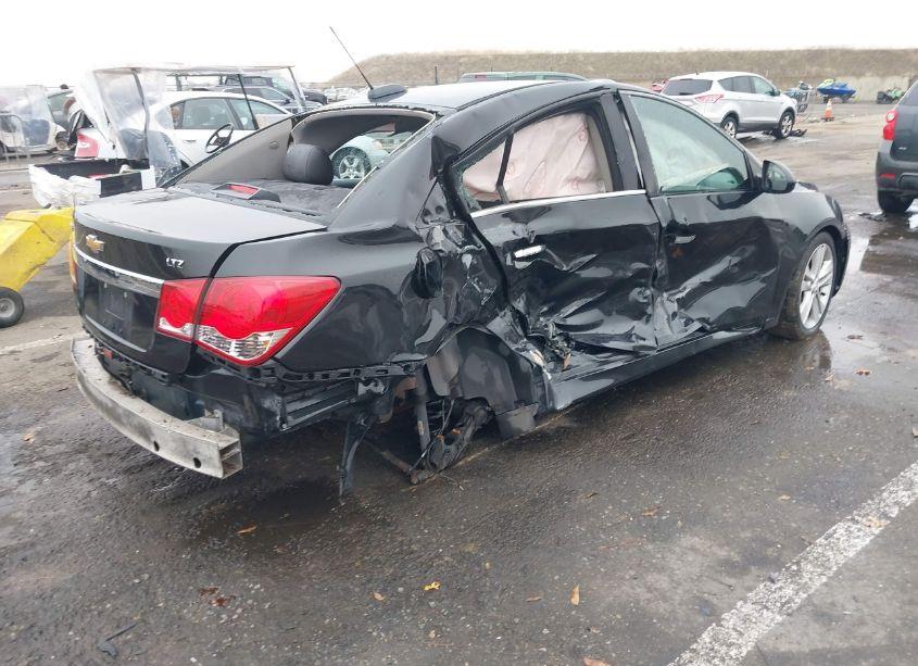 Photo 4 of 2015 Chevrolet Cruze LTZ (VIN 1G1PG5SB9F7165821)