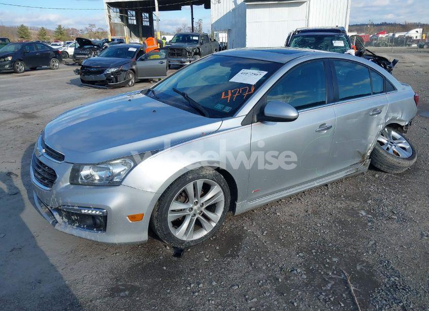 Photo 2 of 2015 Chevrolet Cruze LTZ (VIN 1G1PG5SB9F7224771)