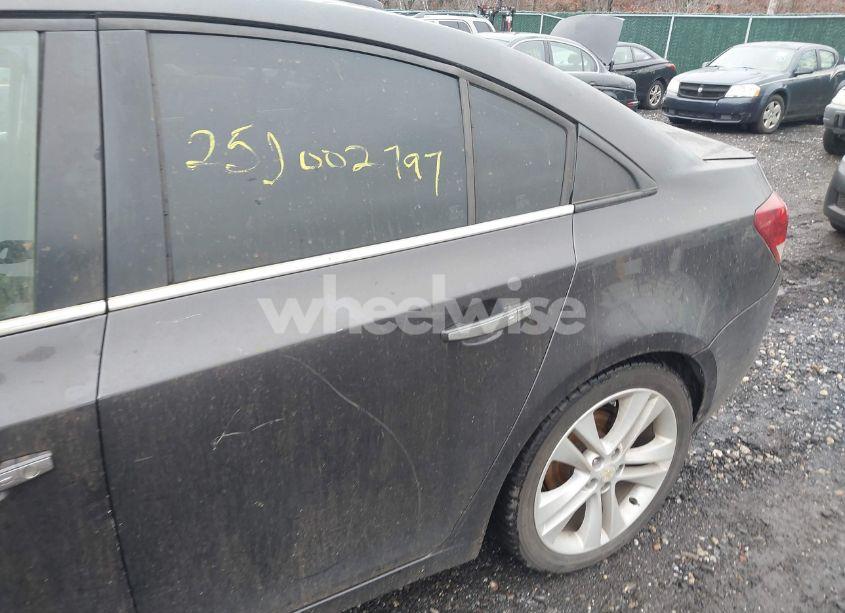 Photo 6 of 2015 Chevrolet Cruze LTZ (VIN 1G1PG5SB9F7231090)