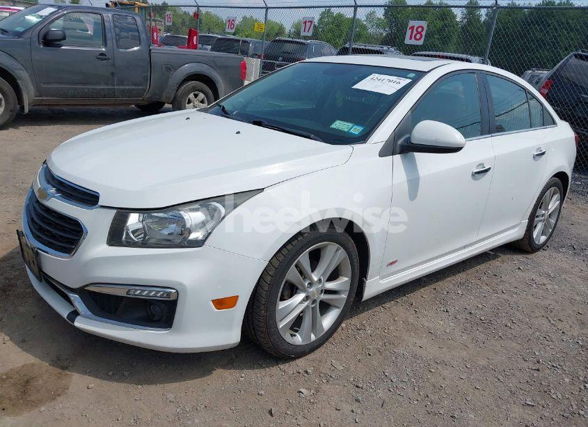 Photo 2 of 2015 Chevrolet Cruze LTZ (VIN 1G1PG5SB9F7252554)