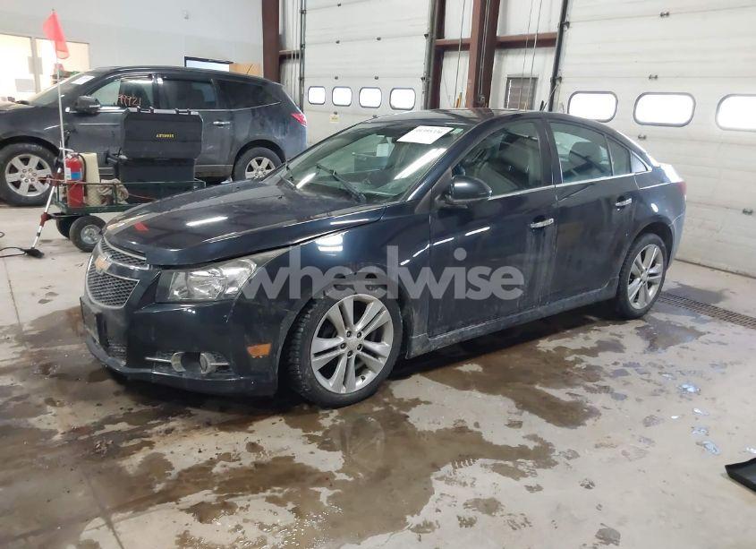 Photo 2 of 2014 Chevrolet Cruze LTZ (VIN 1G1PG5SBXE7165924)