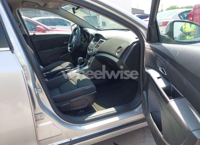 Photo 5 of 2013 Chevrolet Cruze LT (VIN 1G1PK5SB4D7319640)