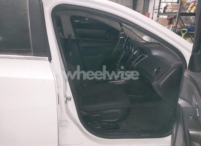 Photo 5 of 2014 Chevrolet Cruze LT (VIN 1G1PK5SB4E7124896)