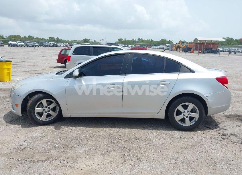 Photo 14 of 2014 Chevrolet Cruze LT (VIN 1G1PK5SB4E7432389)