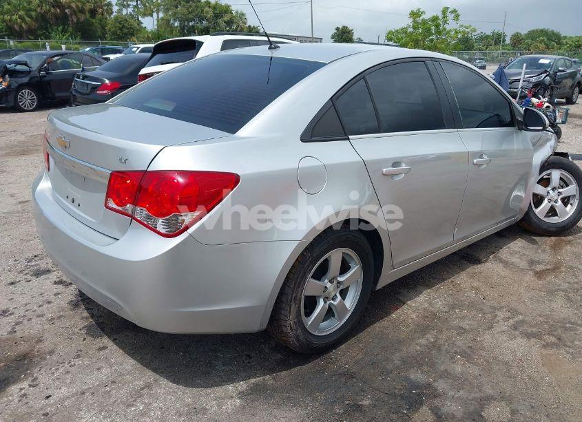 Photo 4 of 2014 Chevrolet Cruze LT (VIN 1G1PK5SB4E7432389)