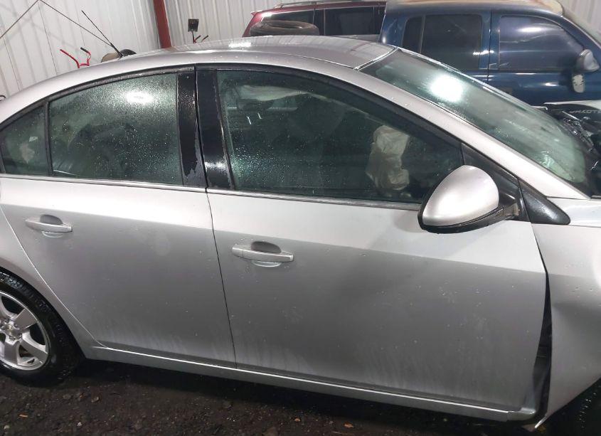 Photo 13 of 2014 Chevrolet Cruze LT (VIN 1G1PK5SB5E7373241)