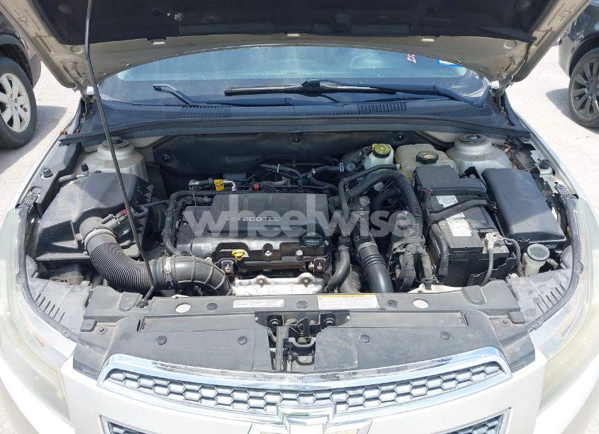 Photo 10 of 2014 Chevrolet Cruze LT (VIN 1G1PK5SB9E7405320)