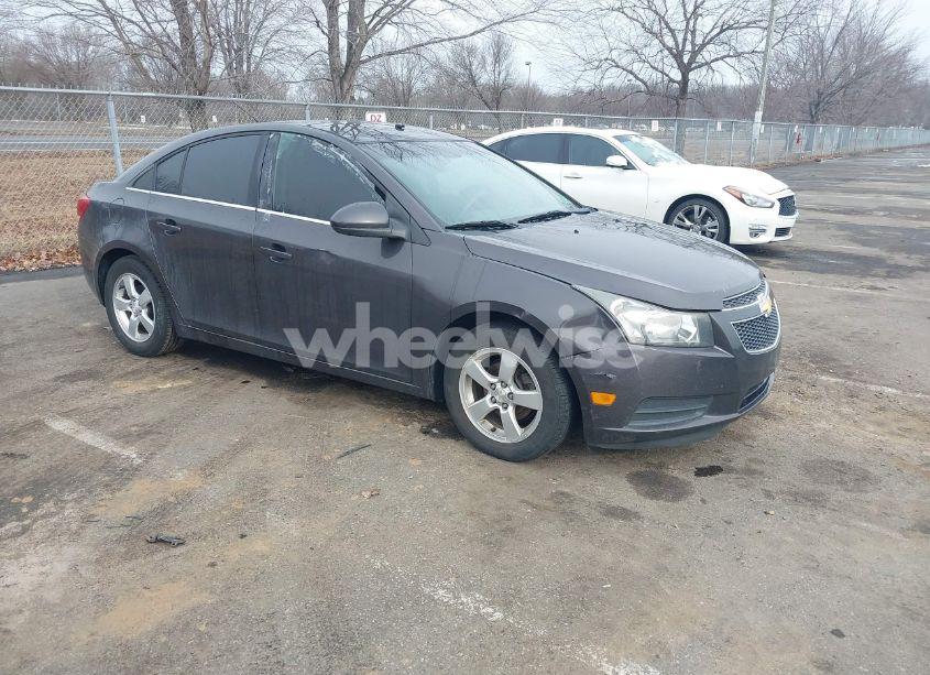2014 Chevrolet Cruze LT (VIN 1G1PK5SBXE7374403) main photo