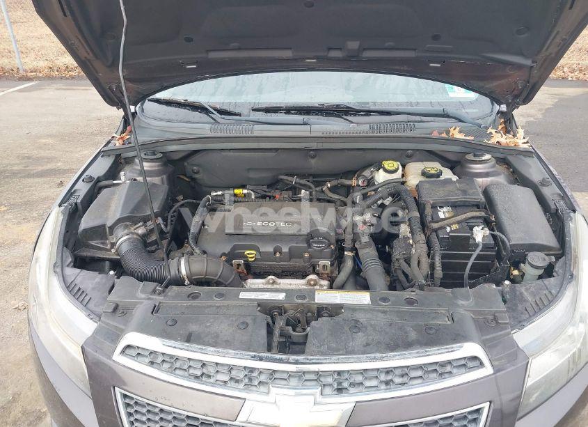 Photo 10 of 2014 Chevrolet Cruze LT (VIN 1G1PK5SBXE7374403)