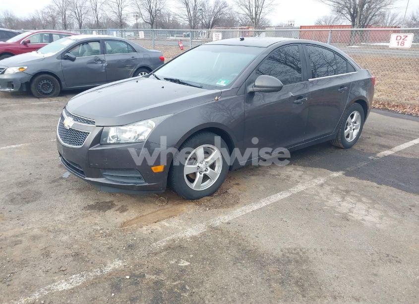 Photo 2 of 2014 Chevrolet Cruze LT (VIN 1G1PK5SBXE7374403)