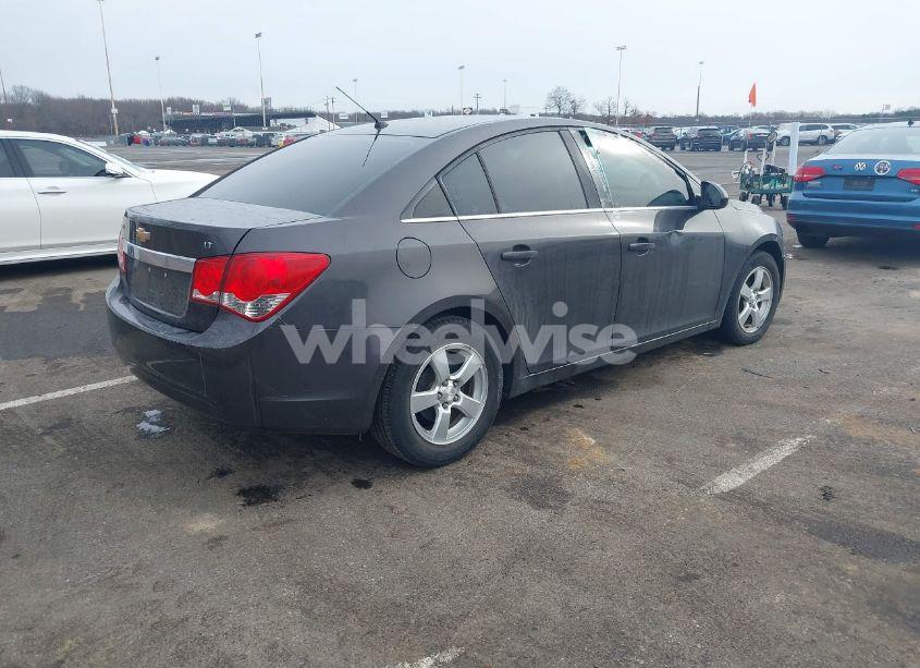 Photo 4 of 2014 Chevrolet Cruze LT (VIN 1G1PK5SBXE7374403)