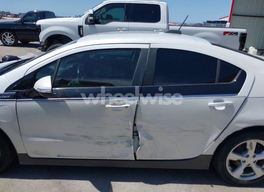 Photo 14 of 2015 Chevrolet Volt (VIN 1G1RA6E43FU111851)