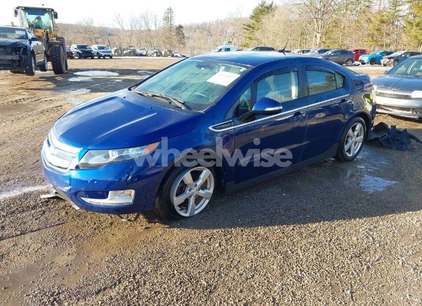 Photo 2 of 2013 Chevrolet Volt (VIN 1G1RA6E44DU113671)
