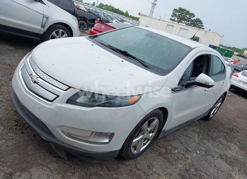 Photo 2 of 2013 Chevrolet Volt (VIN 1G1RA6E46DU132111)