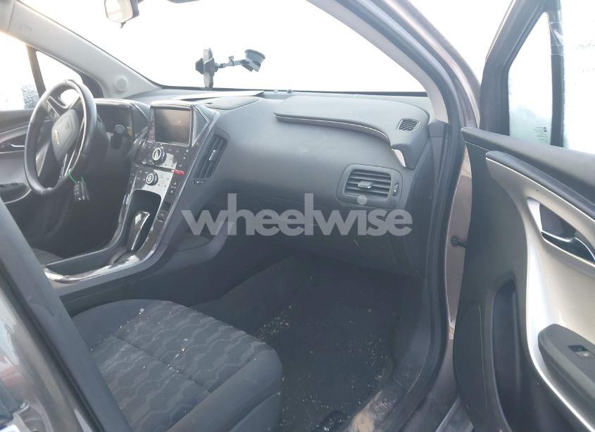 Photo 5 of 2015 Chevrolet Volt (VIN 1G1RA6E4XFU110857)