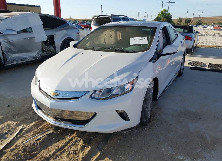 Photo 2 of 2018 Chevrolet Volt LT (VIN 1G1RA6S53JU113265)