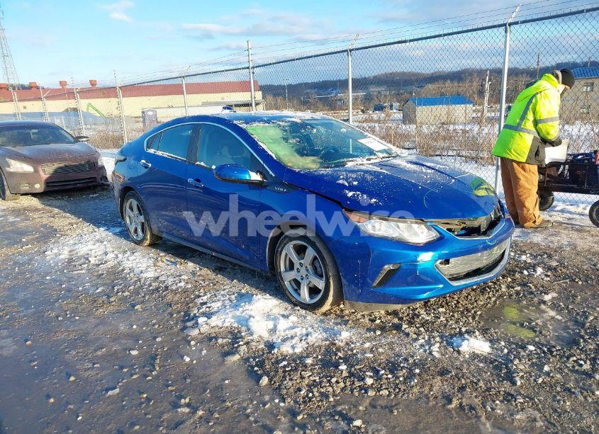 2017 Chevrolet Volt LT (VIN 1G1RA6S54HU107968) main photo