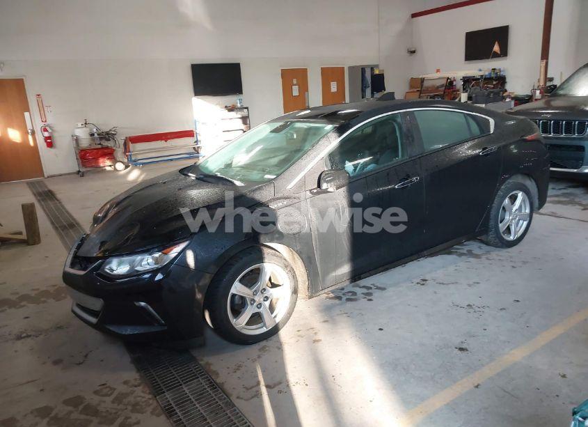 Photo 2 of 2017 Chevrolet Volt LT (VIN 1G1RA6S55HU181111)