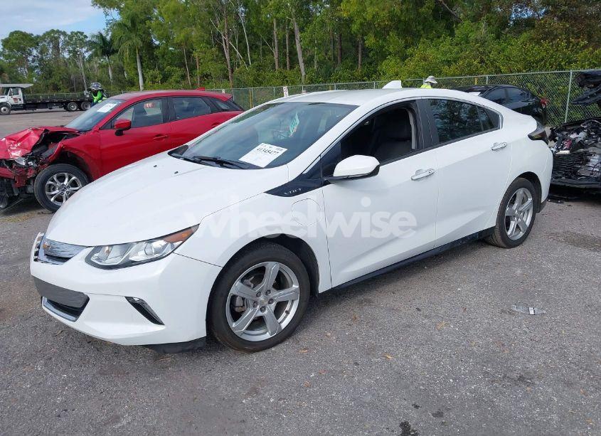 Photo 2 of 2018 Chevrolet Volt LT (VIN 1G1RA6S55JU157283)