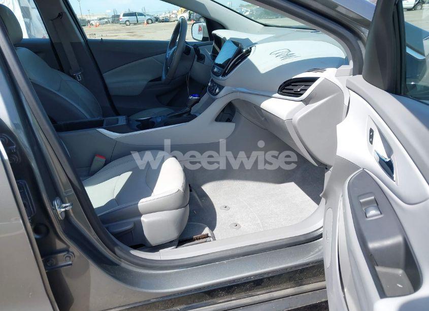 Photo 5 of 2017 Chevrolet Volt LT (VIN 1G1RA6S56HU110421)