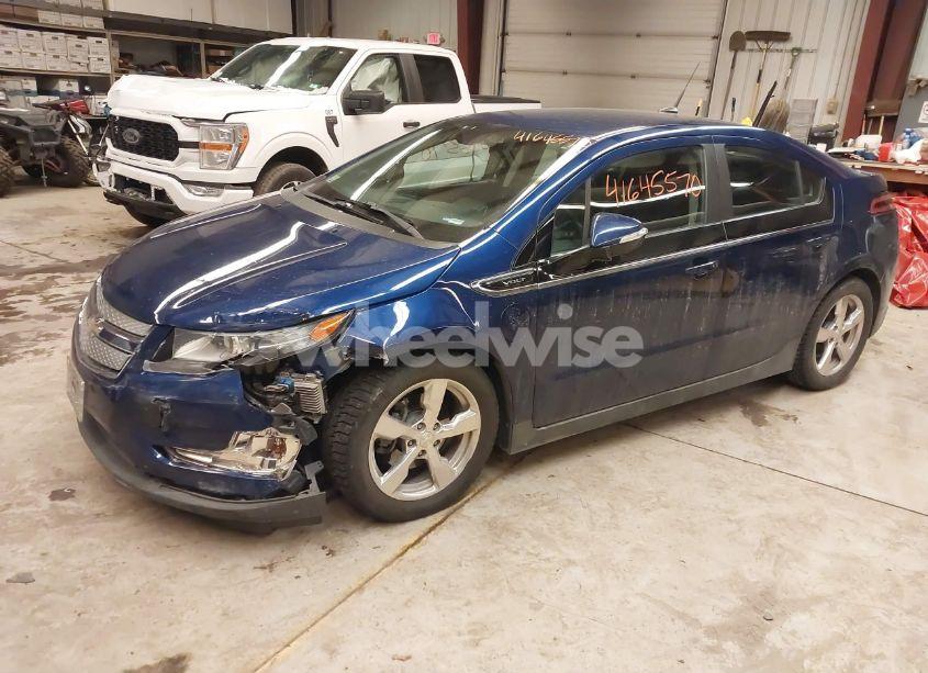 Photo 2 of 2013 Chevrolet Volt (VIN 1G1RB6E42DU109194)