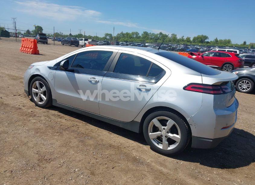 Photo 3 of 2013 Chevrolet Volt (VIN 1G1RB6E49DU147652)