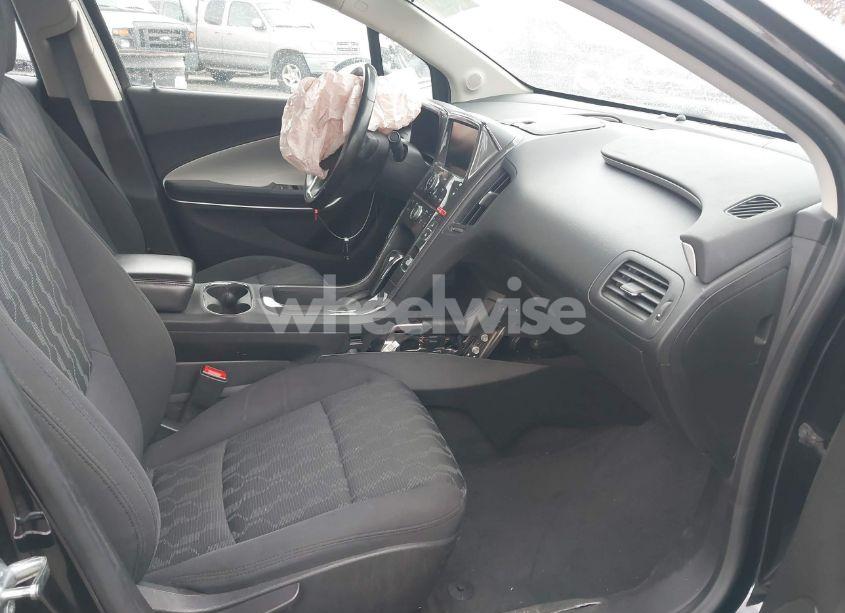 Photo 5 of 2015 Chevrolet Volt (VIN 1G1RC6E4XFU136479)