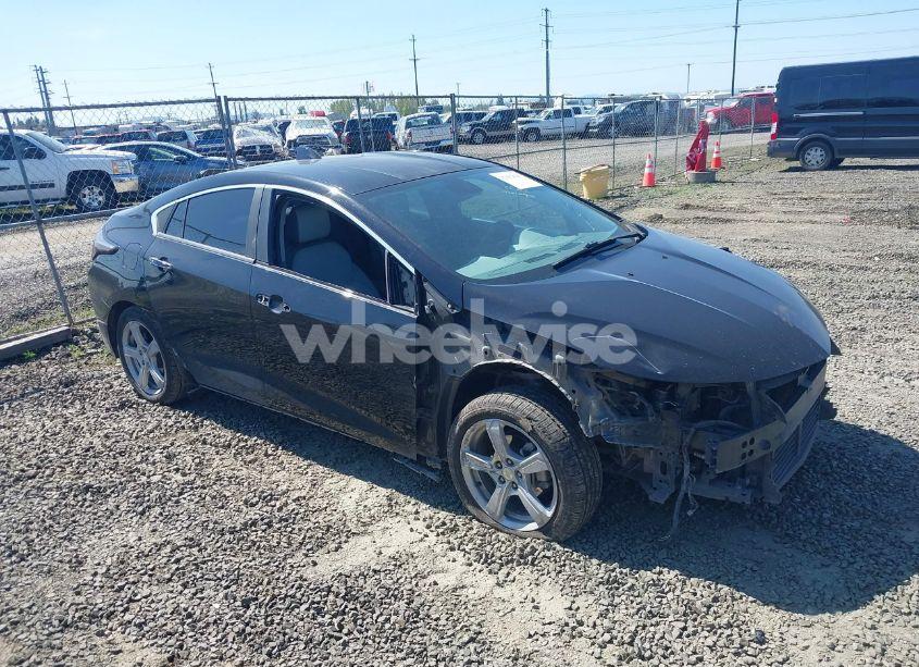 2018 Chevrolet Volt LT (VIN 1G1RC6S52JU110075) main photo