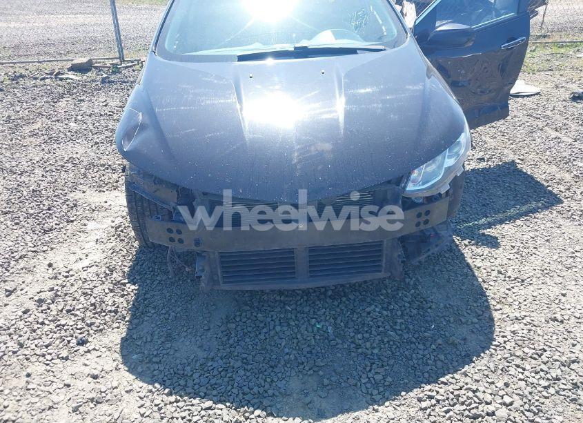 Photo 18 of 2018 Chevrolet Volt LT (VIN 1G1RC6S52JU110075)