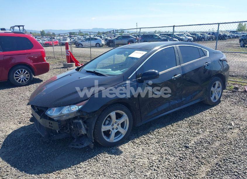 Photo 2 of 2018 Chevrolet Volt LT (VIN 1G1RC6S52JU110075)