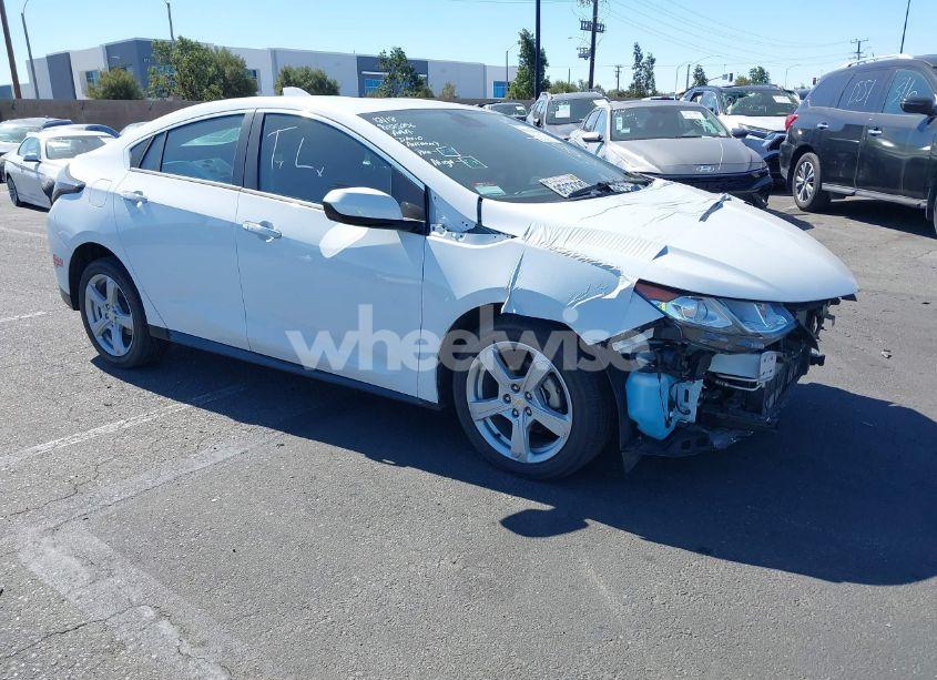 2018 Chevrolet Volt LT (VIN 1G1RC6S54JU156927) main photo