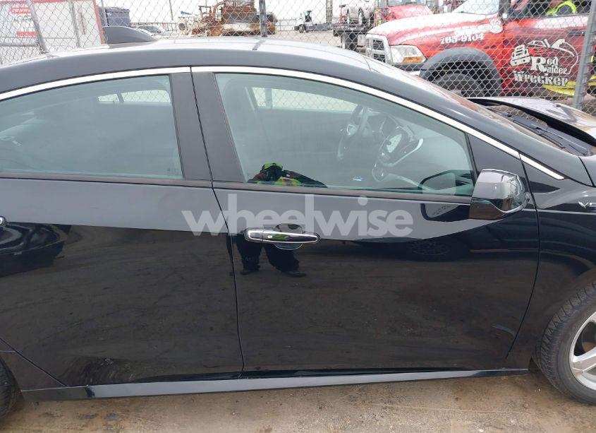 Photo 13 of 2018 Chevrolet Volt LT (VIN 1G1RC6S5XJU106582)