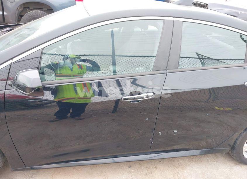 Photo 14 of 2018 Chevrolet Volt LT (VIN 1G1RC6S5XJU106582)