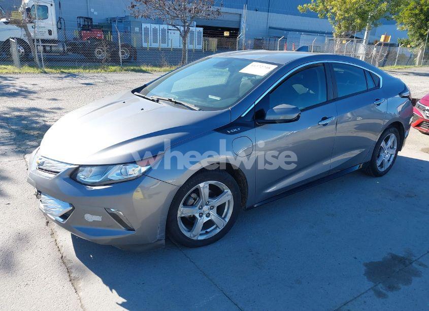 Photo 2 of 2018 Chevrolet Volt LT (VIN 1G1RC6S5XJU136469)