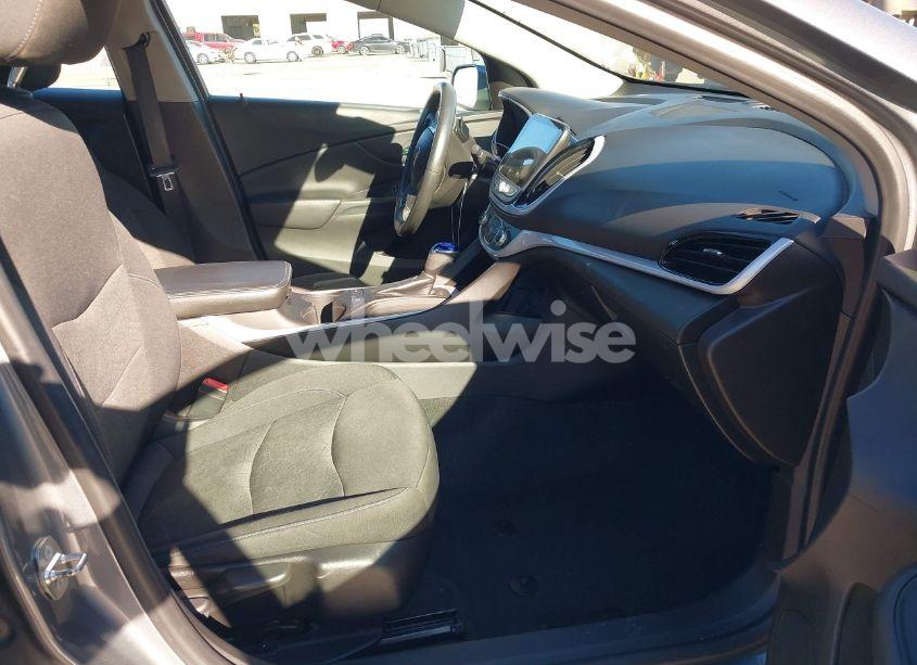 Photo 5 of 2018 Chevrolet Volt LT (VIN 1G1RC6S5XJU136469)